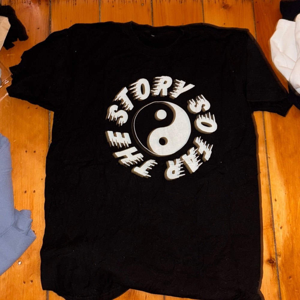 old navy graphic tee
